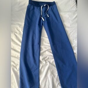 Figs Livingston Scrub pant XS in Denim Blue